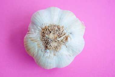 Sarımsak, Allium cinsinden bir bitkinin adı ve ürettiği yumrunun adıdır.