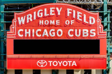 Chicago, IL, ABD - 25 Mart 2019: Beyzbol Ligi 'nin Chicago Cubs' ın Wrigley Stadyumu boş tabelası.