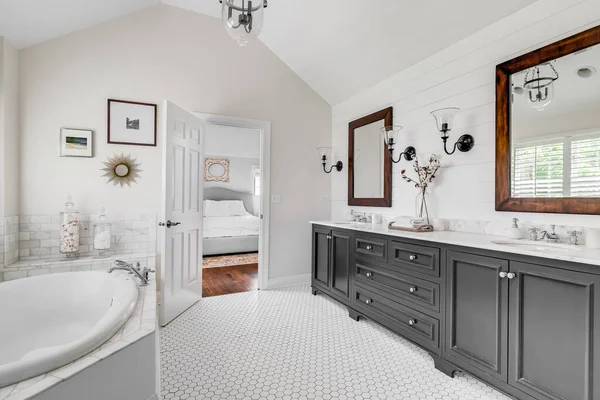 Elmhurst Usa May 2020 Luxurious Renovated Bathroom Grey Vanity Rustic — Stock Photo, Image