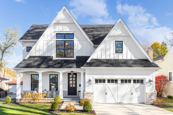 Oak Park Usa October 2020 New White Modern Farmhouse Dark — стокове фото