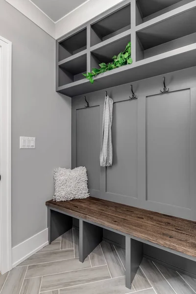 Chicago Usa January 2020 Staged Detail Shot Gray Mudroom Entryway — Stock Photo, Image