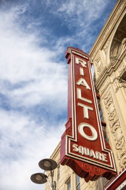 19 Ekim 2019 - JOLIET, IL, ABD - Efsanevi Rialto Meydanı Tiyatrosu, Chicago Banliyöleri 'nde 1926 yılında açılan ve ABD Ulusal Tarihi Yerler Listesi' nde yer alan bir tiyatrodur..