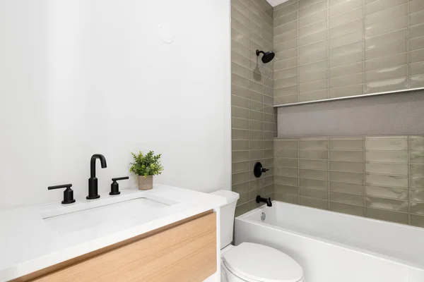 Chicago Usa February 2021 Renovated Bathroom Wood Vanity White Granite — стоковое фото