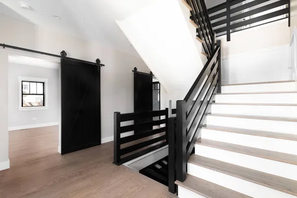 Oak Park Usa January 2021 Beautiful Entryway Black Railings Stairs — Stock Photo, Image