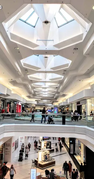 Schaumburg Usa August 2018 Woodfield Mall Nabízí Přibližně 300 Obchodů — Stock fotografie