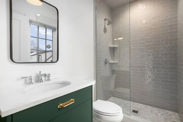 Oak Park Usa March 2021 White Bathroom Green Vanity Gold — стоковое фото