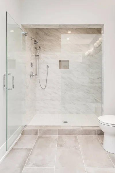 Chicago Usa Styczeń 2020 Spacer Luksusowy Prysznic Chromowanym Sprzętem Pięknymi — Zdjęcie stockowe