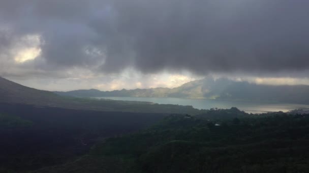Día Tiempo Lluvioso Nube Bali Isla Famoso Cráter Volcánico Lago — Vídeos de Stock