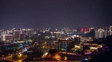 Gece aydınlatılmış Hainan Adası Sanya Körfezi Apartmanı Panorama 4k zaman dilimi Çin porseleni