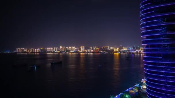 Noite Iluminado Hainan Ilha Sanya Baía Apartamento Complexo Panorama Timelapse — Vídeo de Stock