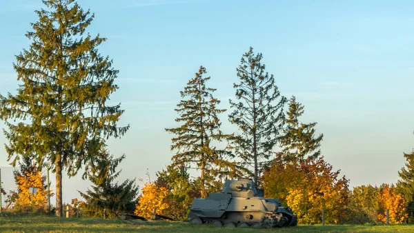 Panoramisch Uitzicht Openluchtmuseum Van Oude Militaire Uitrusting Militair Voertuig Voor — Stockfoto