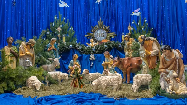 Kerststal Kerststal Met Baby Jezus Maria Jozef Kribbe Met Schapen — Stockfoto