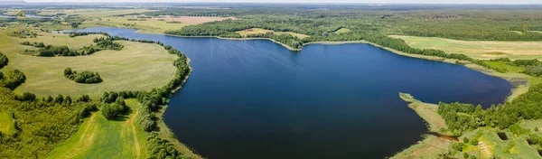 Letecký Pohled Jezero Nebo Řeku Vzorovou Vlnou Povrch Vody Vlnami — Stock fotografie