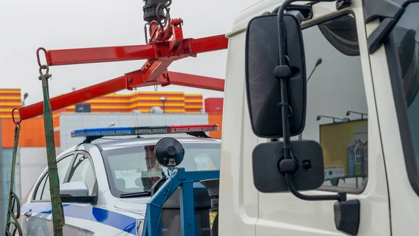 Evacuatie Van Kapotte Politieauto Met Rode Blauwe Flitser Een Kapotte — Stockfoto