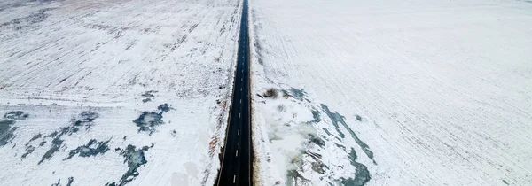 Bovenaanzicht Vanuit Lucht Weg Van Winter Het Veld Waarop Auto — Stockfoto