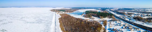Luchtfoto Van Bevroren Meer Dam Met Sneeuw Ijs Van Drone — Stockfoto