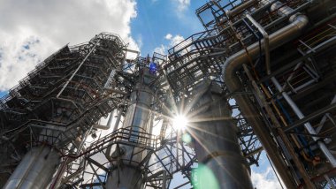 Petrol ve petrol ürünlerinin rafineri ve depolama tesisleri. Petrol ürünleri depoları.