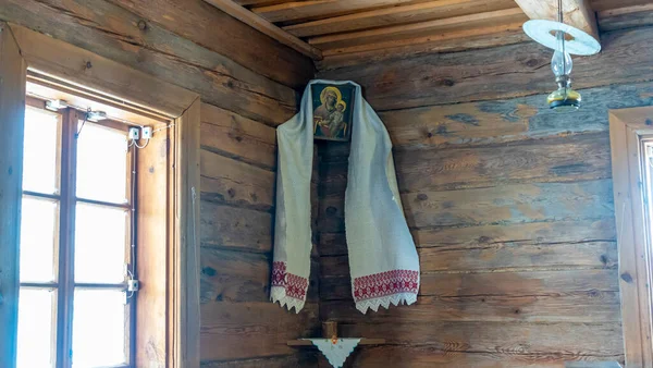 Esquina Roja Una Choza Campesina Rincón Sagrado Con Iconos Una —  Fotos de Stock