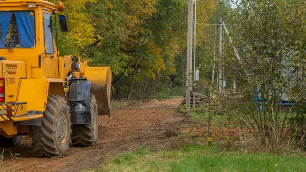 Landstraßenbau Mit Grader Herbst Tagsüber Der Grader Repariert Den Feldweg — Stockfoto