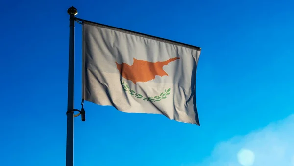 Bandeira Chipre Acenando Vento Frente Sol Conceito Diplomacia Relações Internacionais — Fotografia de Stock