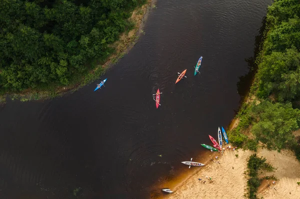 Kayaks Orilla Del Río Muelle Kayak Turístico Campamento Turístico Embarcadero — Foto de Stock