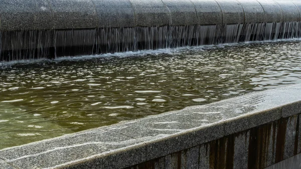 Système Cascade Fontaines Urbaines Sur Place Principale Ville Une Fontaine — Photo