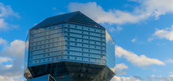 Lugar Público Grande Edifício Vidro Bonito Conceitual Azul Biblioteca Nacional — Fotografia de Stock