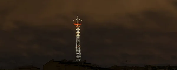 Vista Panoramica Della Torre Trasmissione Illuminata Notte Minsk Paesaggio Notturno — Foto Stock