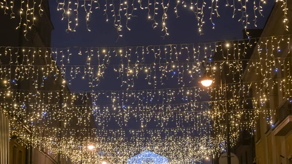 Noel ışıkları sınır siyah arka plan üzerinde garland. Yat, alanı Kopyala.