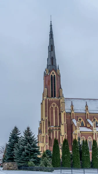 Neo Gotiska Katedralen Kyrkan Staden Gervyaty Vitryssland Vintern Dramatisk Himmel — Stockfoto