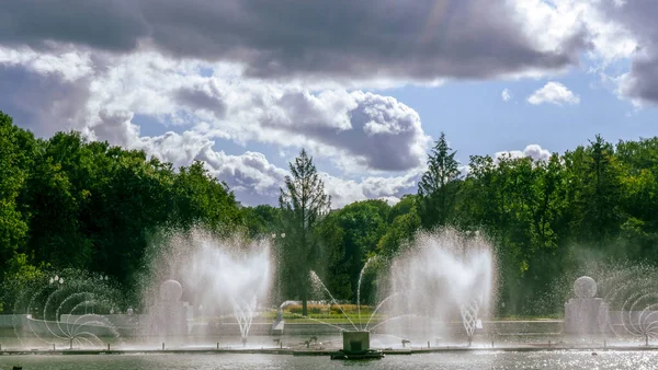 Eau Fontaine Haut Ruisseau Des Hautes Eaux Fontaine Derrière Ciel — Photo