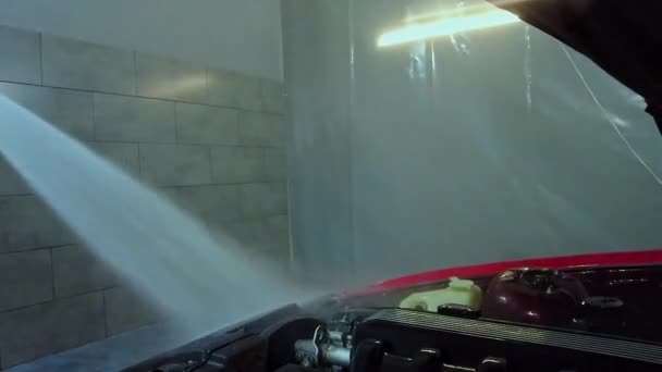 Czyszczenie Komory Silnika Sprzątanie Samochodów Szczegółowa Koncepcja Samochodu Silnik Myje — Wideo stockowe