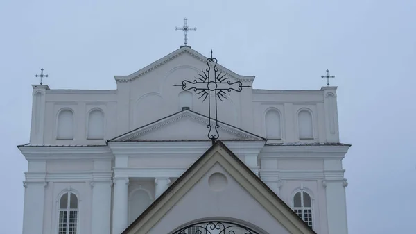 Kerk Van Heiligen Cosmas Damian Ostrovets Grodno Regio Met Tak — Stockfoto