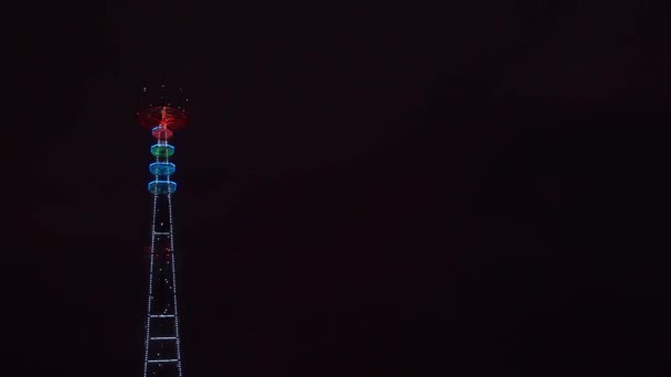 Vista Panorámica Torre Transmisión Televisión Iluminada Por Noche Minsk Paisaje — Vídeo de stock