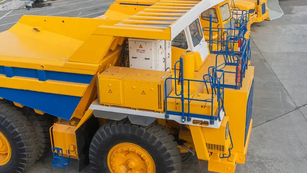 Zware Mijnbouw Dump Trucks Zijn Fabriek Giant Mijnbouw Truck Het — Stockfoto
