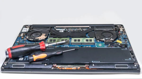 Two Screwdrivers Lying Broken Computer Repair Concept — Stok fotoğraf