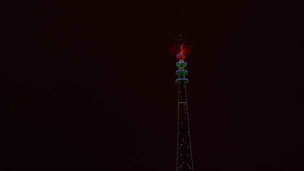 Panoramatický Pohled Osvětlenou Vysílací Věž Noci Minsku Noční Scenérie Tower — Stock video