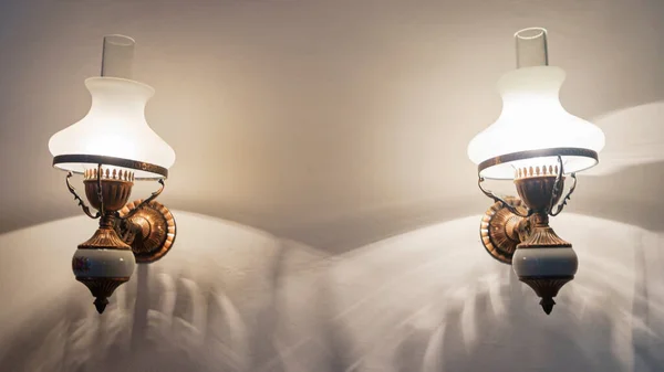 Alte Vintage Wandlaterne Lampe Auf Leerem Beigen Wandhintergrund Freier Raum — Stockfoto