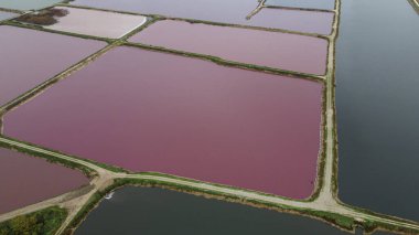 Modern endüstriyel kanalizasyon arıtma tesisinin havadan görünüşü. Şeker rafinerisi lağım arıtma tesisi.