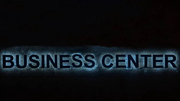 Widok Bliska Tekstu Centrum Biznesowe Ciemnym Tle Podpisz Centrum Biznesu — Zdjęcie stockowe