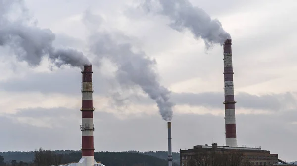 Gázkazánház Füstölgő Kéménye Vilnusban Ökológiai Probléma Ipari Koncepciók — Stock Fotó
