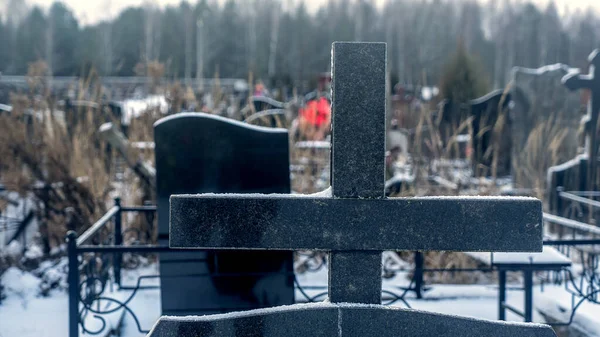 Snø Offentlig Kirkegård Tradisjonell Gravplass Vinteren Snø Tombstone Nekropolis Snødekt – stockfoto