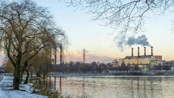 Poluição Atmosférica Industrial Paisagem Inverno Com Fábrica Árvores Conceito Poluição — Fotografia de Stock