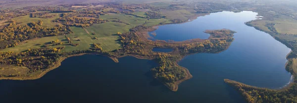 Podzimní Les Jezero Pohled Shora Letecká Fotografie Ostrova Jezeře Slunečném — Stock fotografie