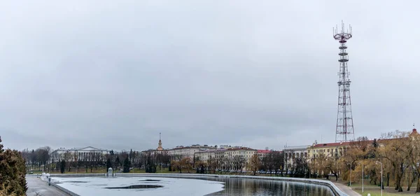 Mińska Wieża Telewizyjna Redakcja Białoruskich Kanałów Telewizyjnych Widok Mińską Wieżę — Zdjęcie stockowe