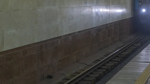 Tren Subterráneo Movimiento Llegada Del Metro Estación Ciudad Sin Atascos —  Fotos de Stock