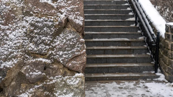 Stará Kamenná Zeď Zimního Počasí Schodišti Pozadí Náladové Pojmy Strukturované — Stock fotografie