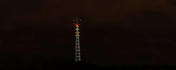 Vista Panoramica Della Torre Trasmissione Illuminata Notte Minsk Paesaggio Notturno — Foto Stock