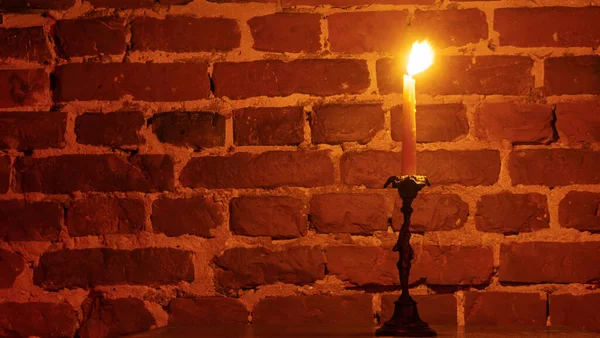 Φλόγα Κεριού Φόντο Κόκκινου Τοίχου Λιωμένο Κερί Κερί Ελαφρύ Σχεδιασμό — Φωτογραφία Αρχείου