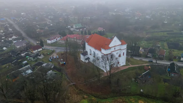 Widok Lotu Ptaka Ruin Kościoła Przemienienia Pańskiego Nowogrudoku Białorusi Mglisty — Zdjęcie stockowe